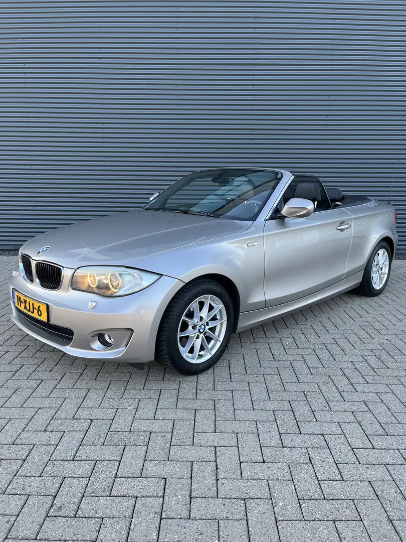 BMW 118 cabrio High Executive Grijs - 1
