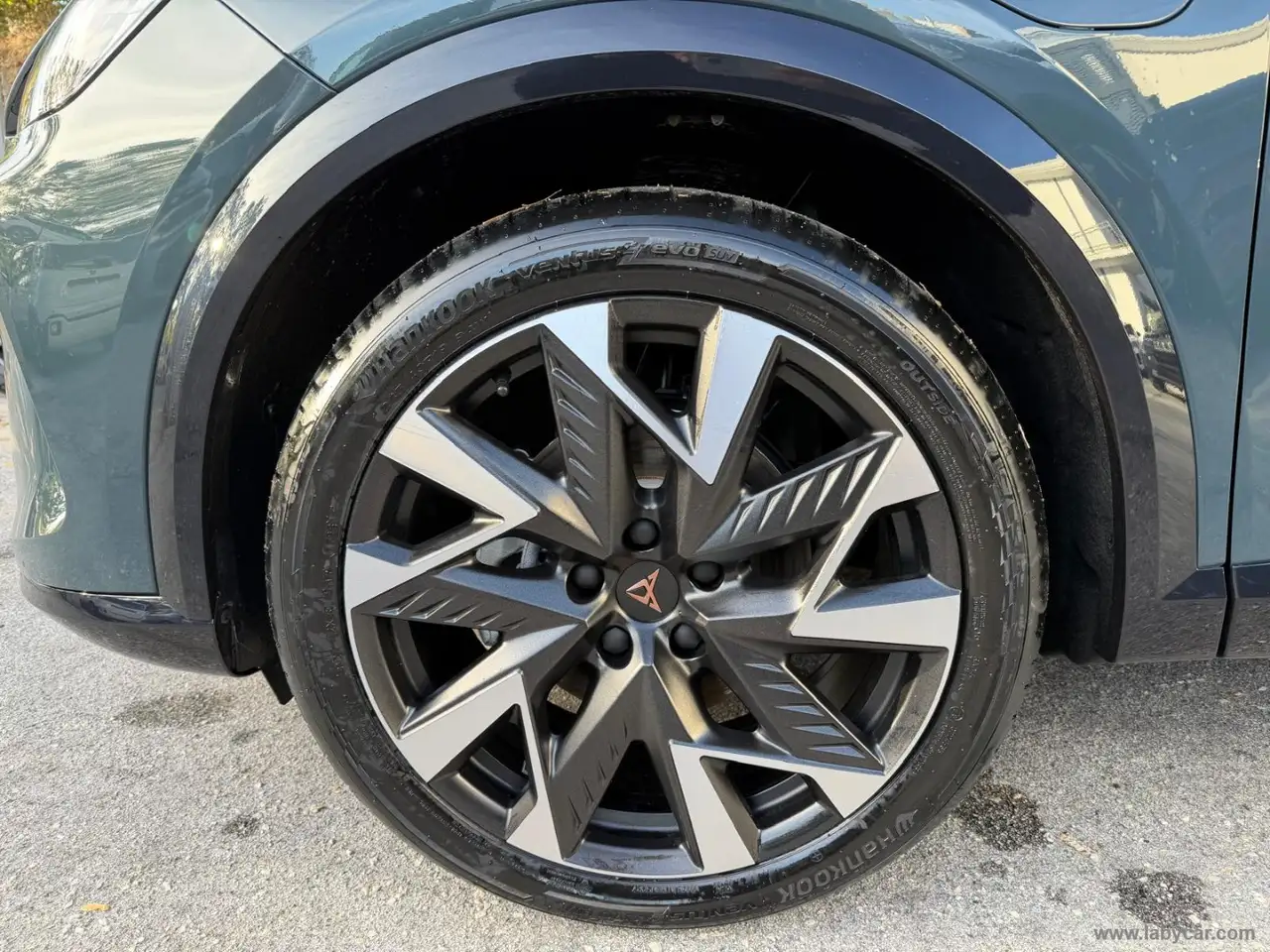 2026 CUPRA Formentor 1.5 e-Hybrid DSG, photograph 9
