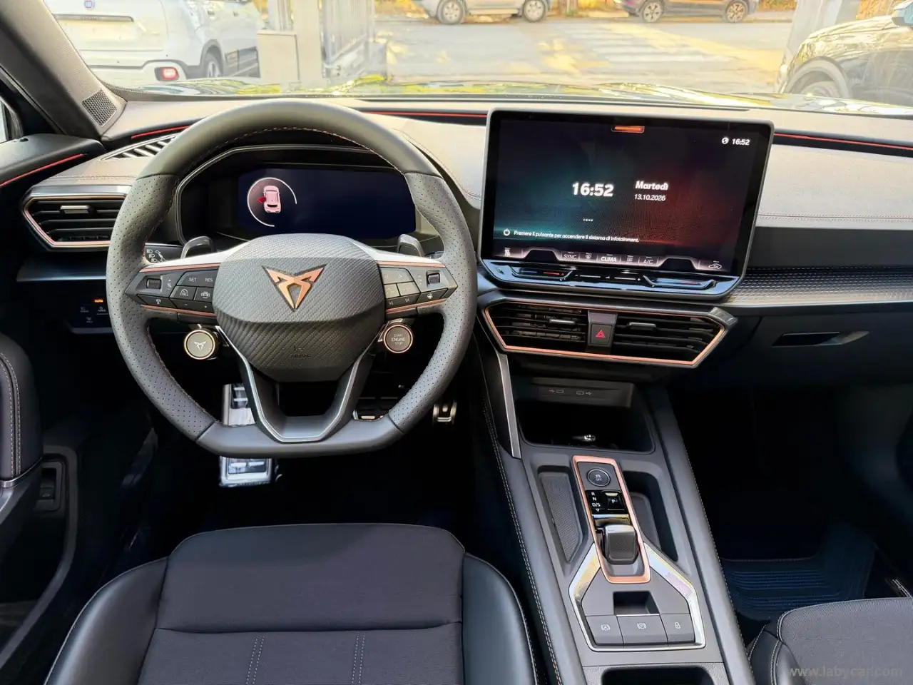 2026 CUPRA Formentor 1.5 e-Hybrid DSG, photograph 12