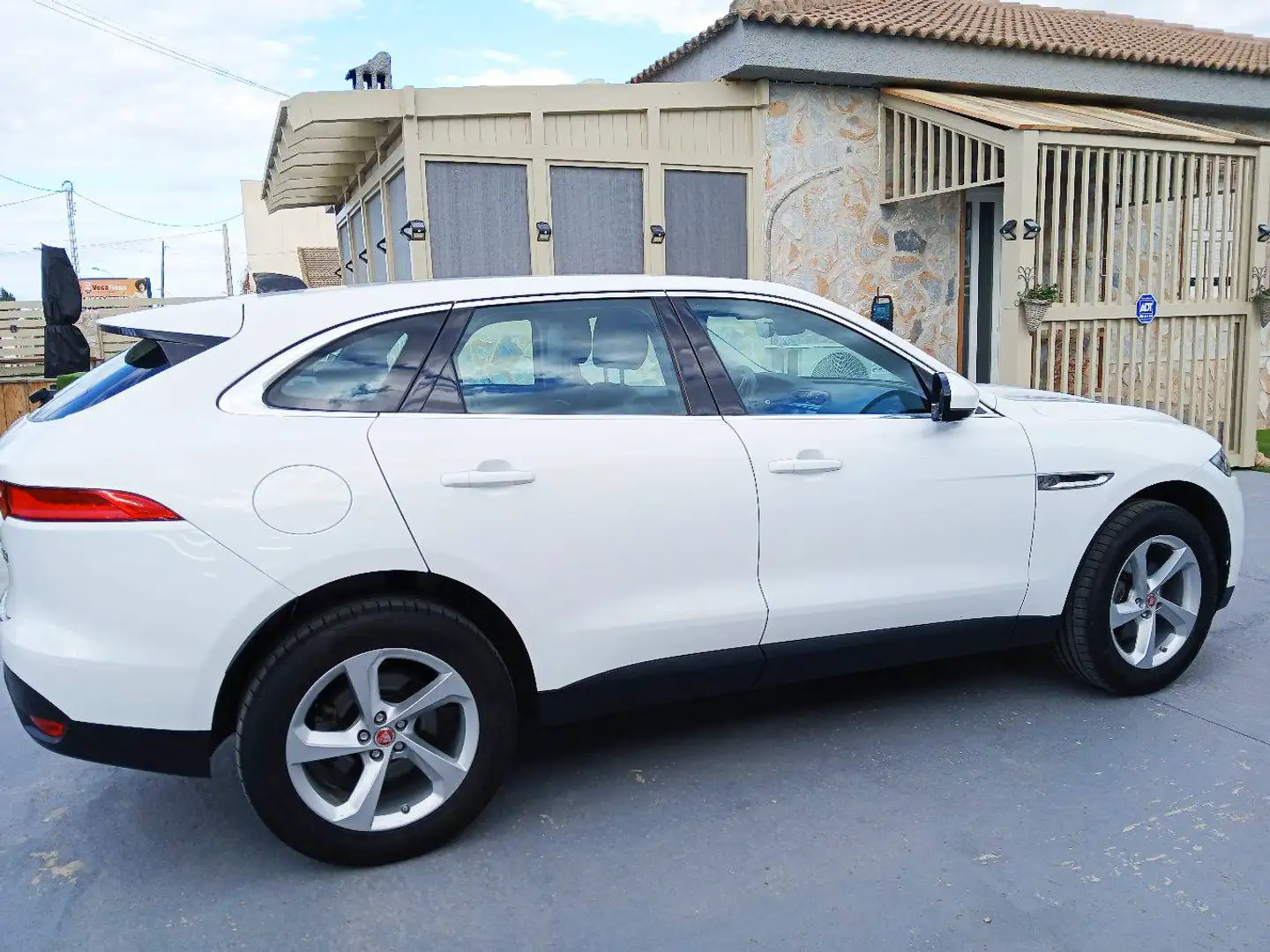 Jaguar F-Pace F-Pace 2.0i4D Prestige Aut. AWD 180 Prestige Blanco - 2
