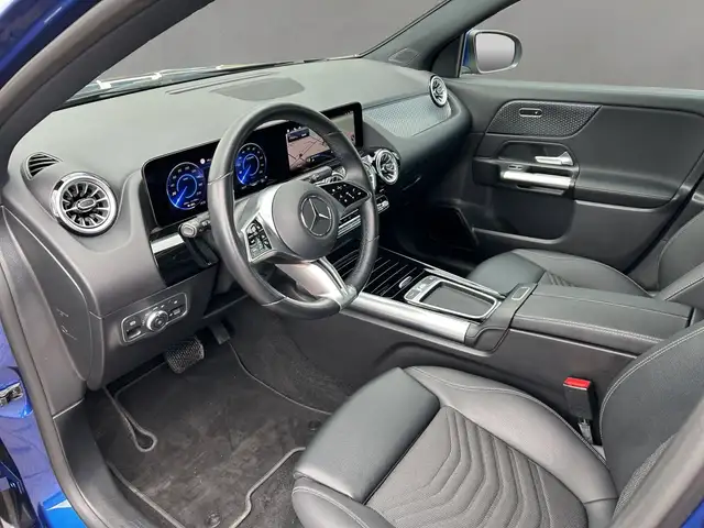 Mercedes-Benz 250 view 7