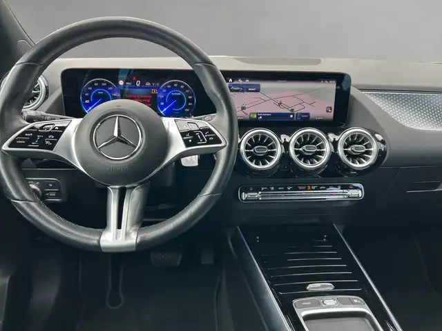 Mercedes-Benz 250 view 9
