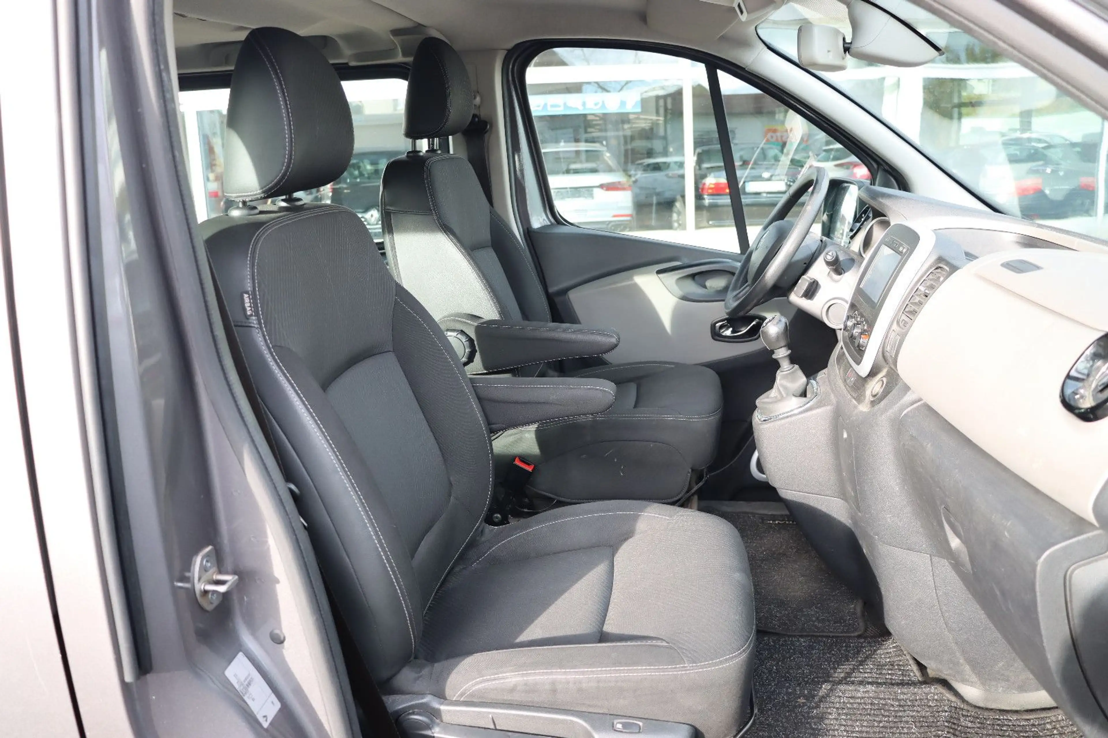 Renault Trafic 8-Sitzer L1H1 Expression l NAVI l KAMERA — photo 11