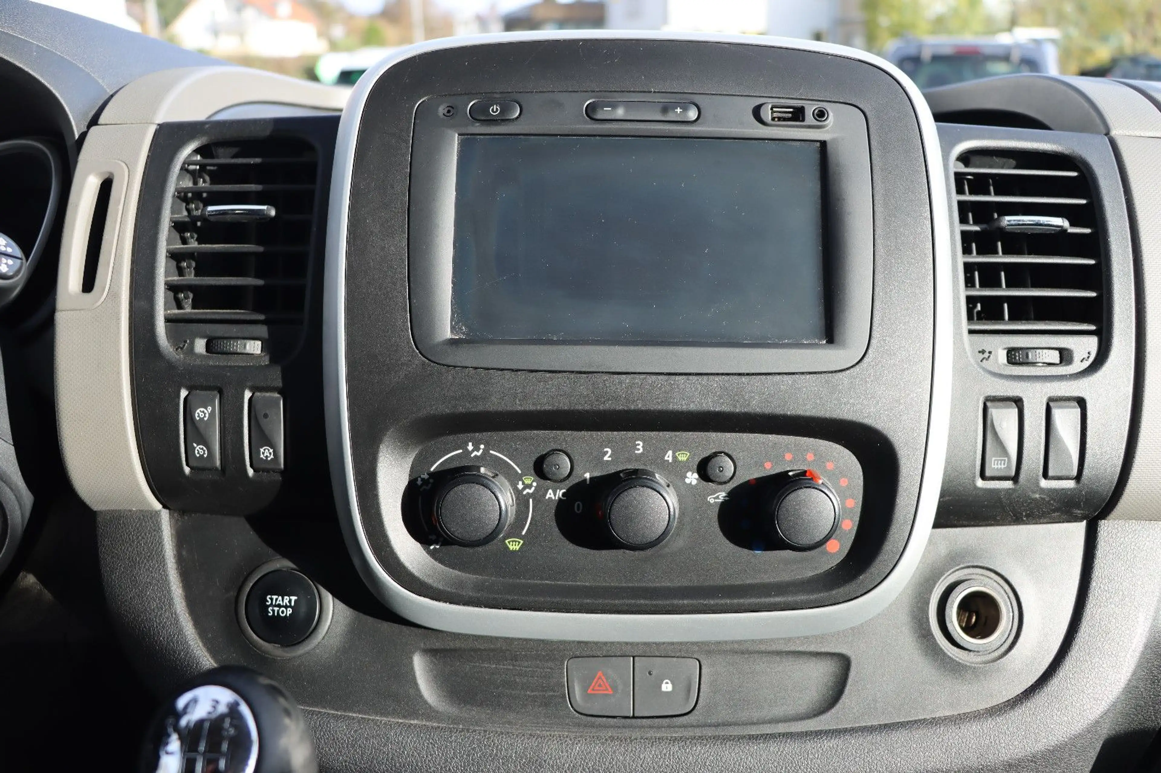 Renault Trafic 8-Sitzer L1H1 Expression l NAVI l KAMERA — photo 10