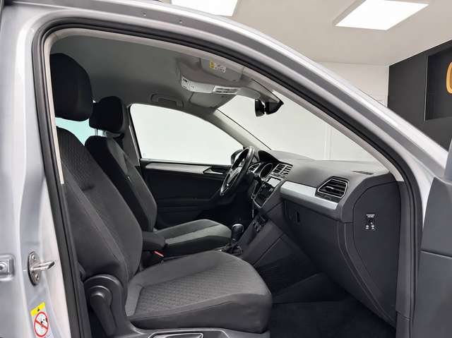 Volkswagen Tiguan — photo 12