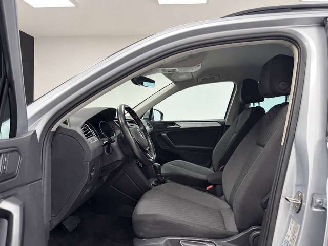Volkswagen Tiguan — photo 11