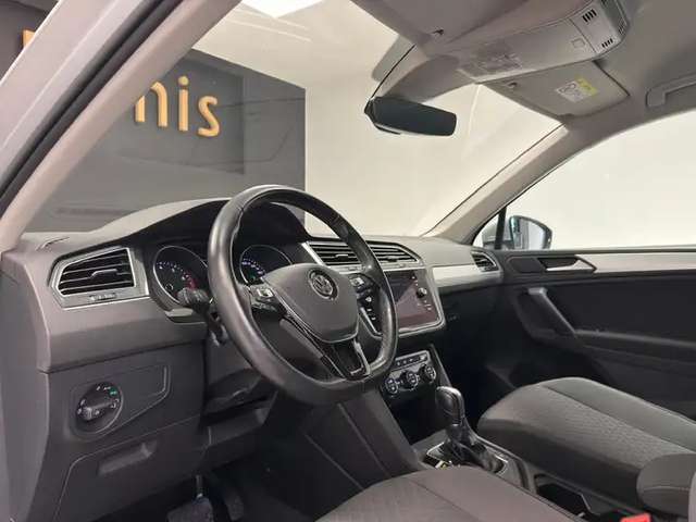 Volkswagen Tiguan — photo 14
