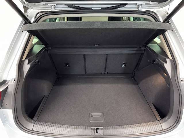 Volkswagen Tiguan — photo 16