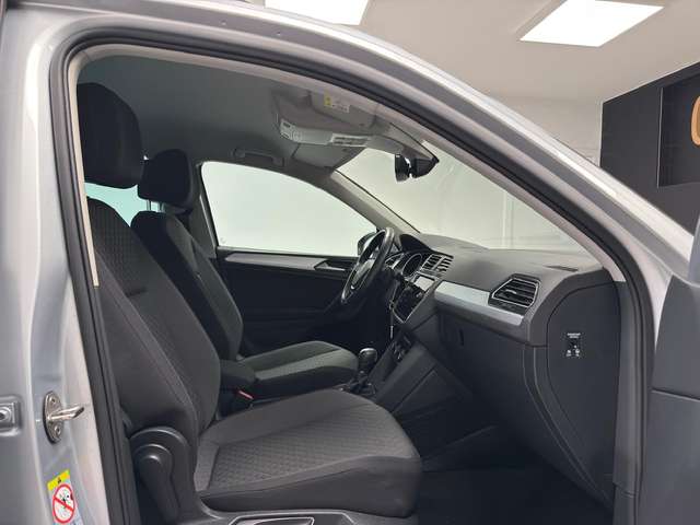 Volkswagen Tiguan — photo 12
