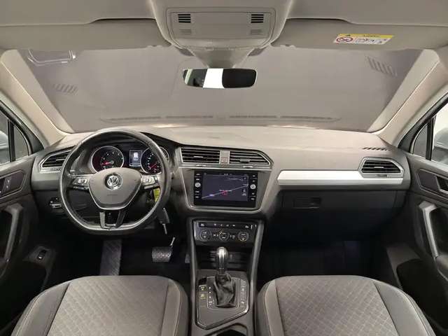 Volkswagen Tiguan — photo 9