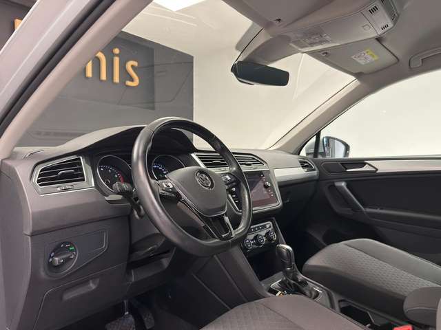 Volkswagen Tiguan — photo 14