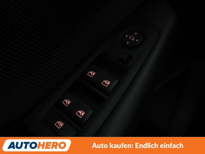 BMW 118 118d Advantage Aut.*NAVI*LED*PDC*TEMPO*ALU* — photo 26