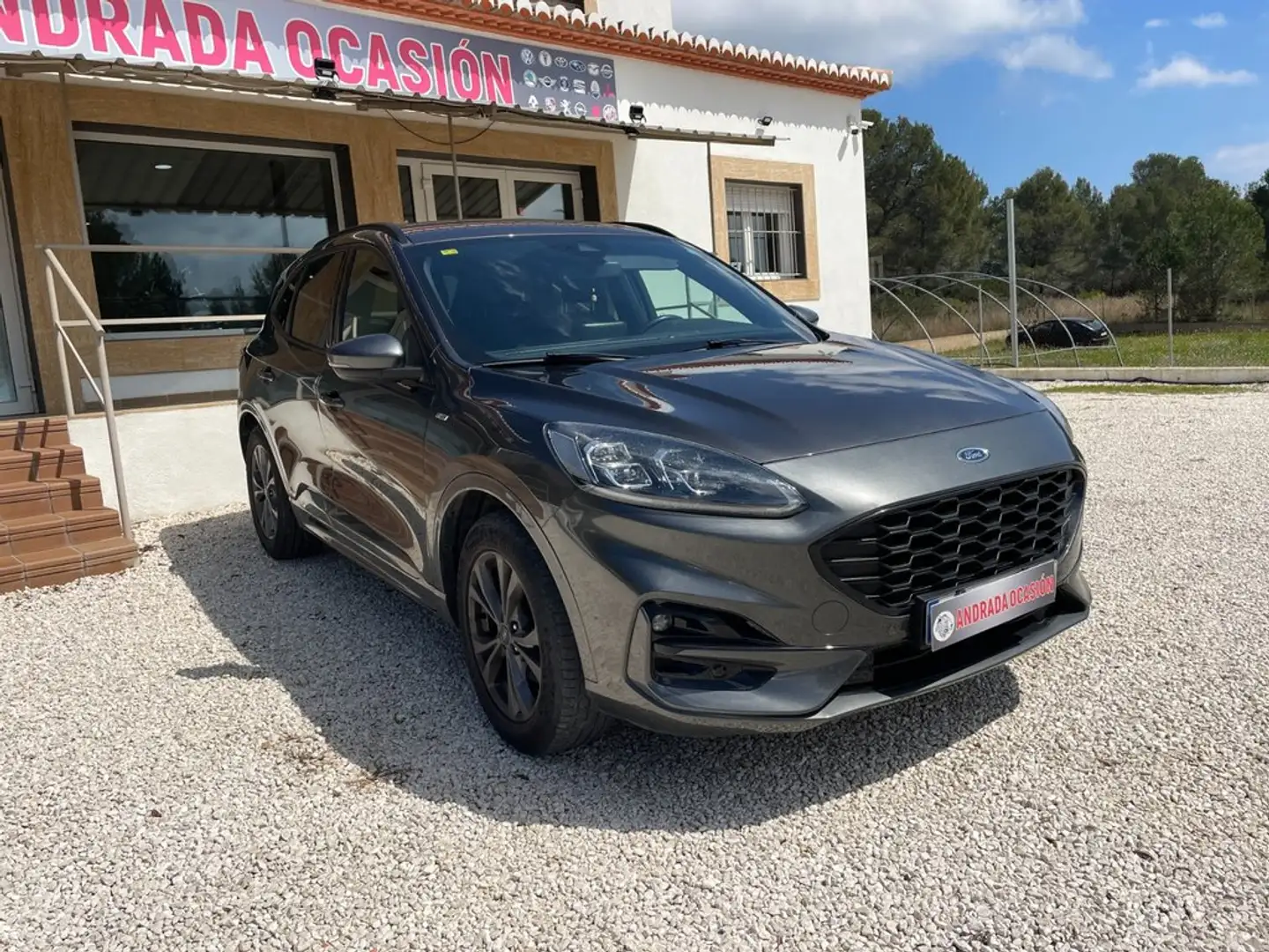 Ford Kuga 1.5 EcoBoost ST-Line FWD 150 Grijs - 2