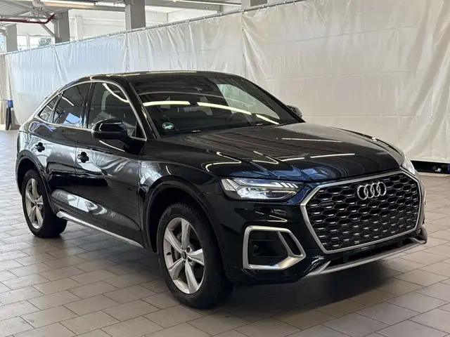 Audi Q5 view 2