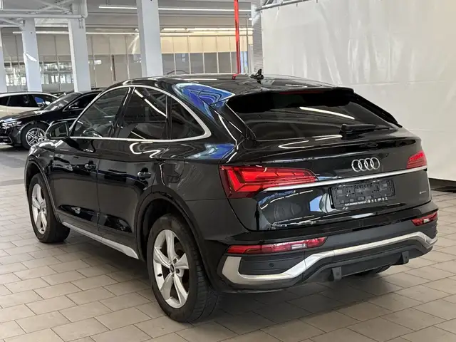 Audi Q5 view 5