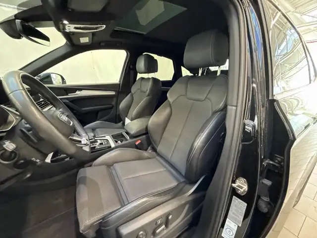 Audi Q5 view 11