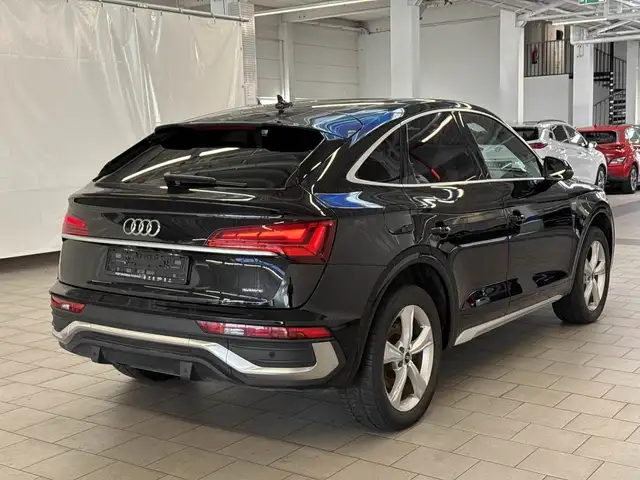 Audi Q5 view 6