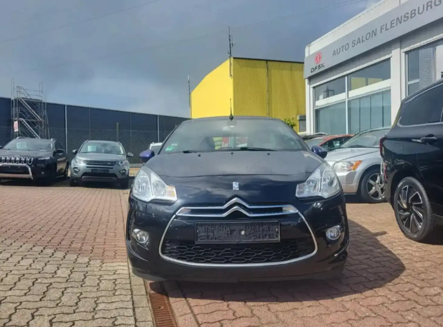 Citroen DS3 SoChic Cabrio* Automatik*Klimaanlage*Tüv Neu* Schwarz - 2