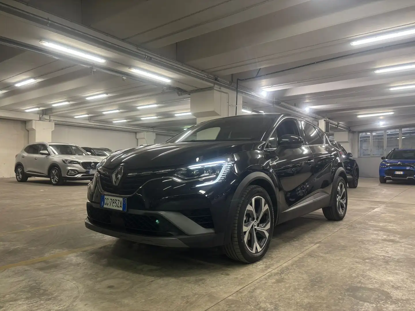 Renault Captur 1.6 E-Tech hybrid RS Line 145cv auto Schwarz - 1