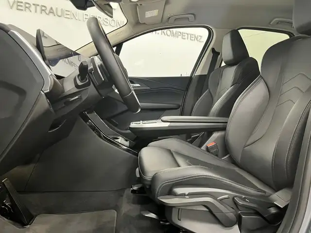 BMW 2 Series view 13