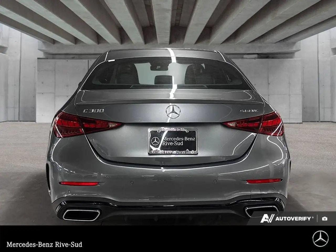 Mercedes-Benz C-Class снимка Mercedes-Benz C-Class