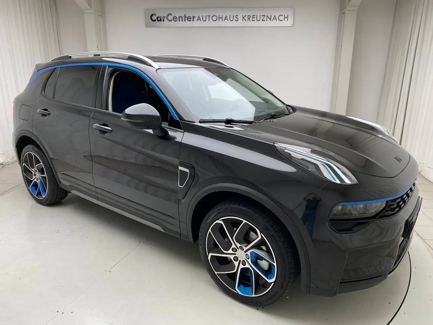 Lynk & Co 01 01 PHEV 1.5 Plug-in-Hybrid Automatik 360° Negro - 1