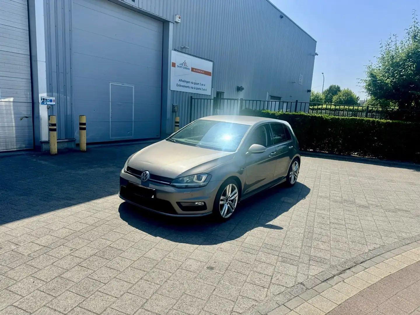 Volkswagen Golf 1.6 CR TDi R-Line Grijs - 1