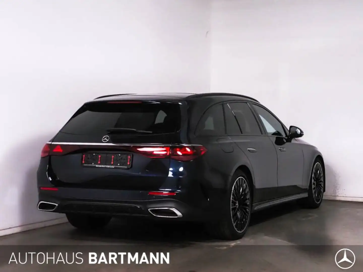 Mercedes-Benz E 220 E 220 d T AMG+SUPERSCREEN +NIGHT+LED+DISTRO+TOTW Blau - 2