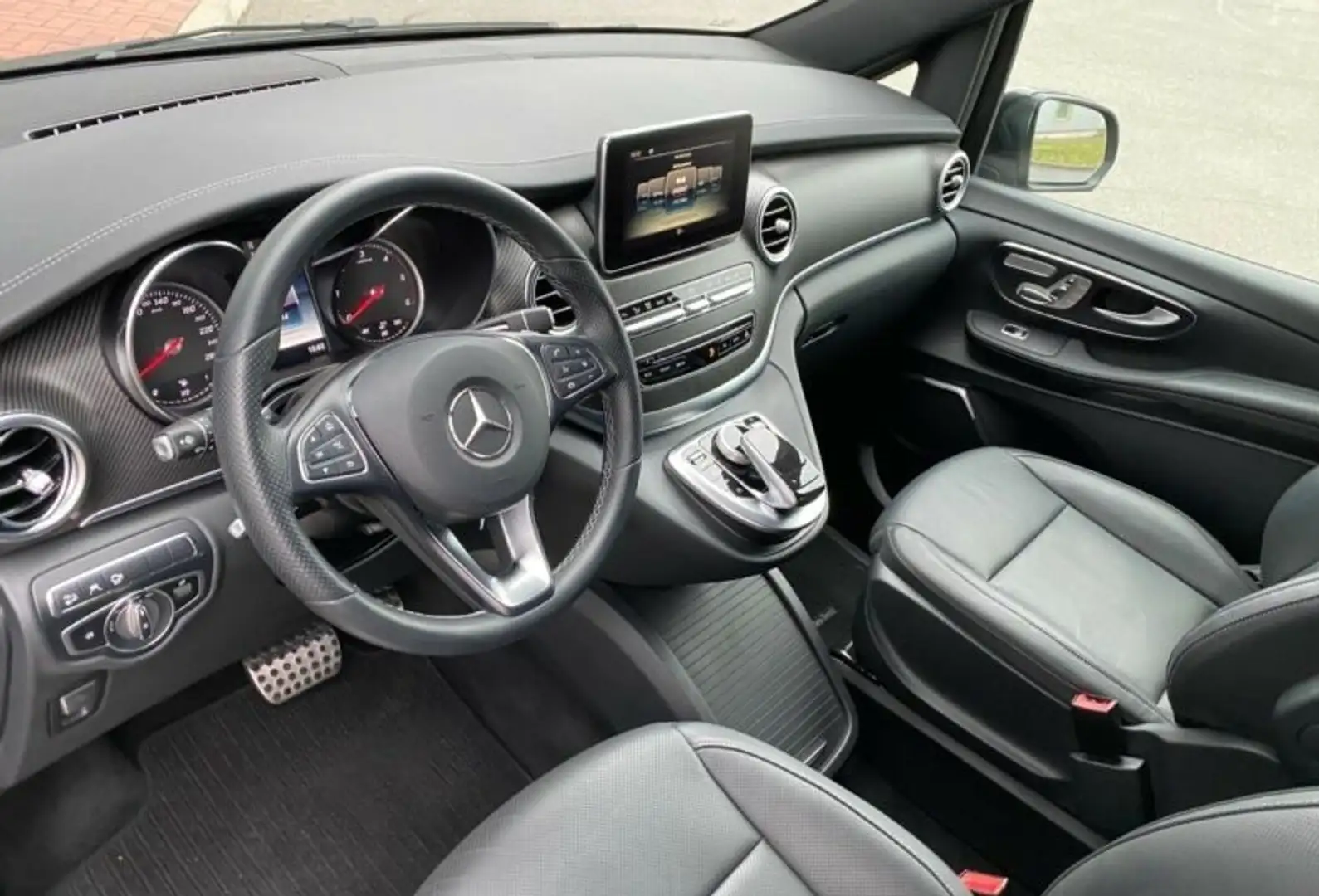 Mercedes-Benz V V 250 AMG - 2