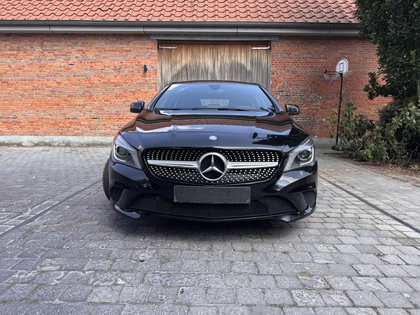 Mercedes-Benz CLA 180 Shooting Brake 7G-DCT AMG Line Noir - 2