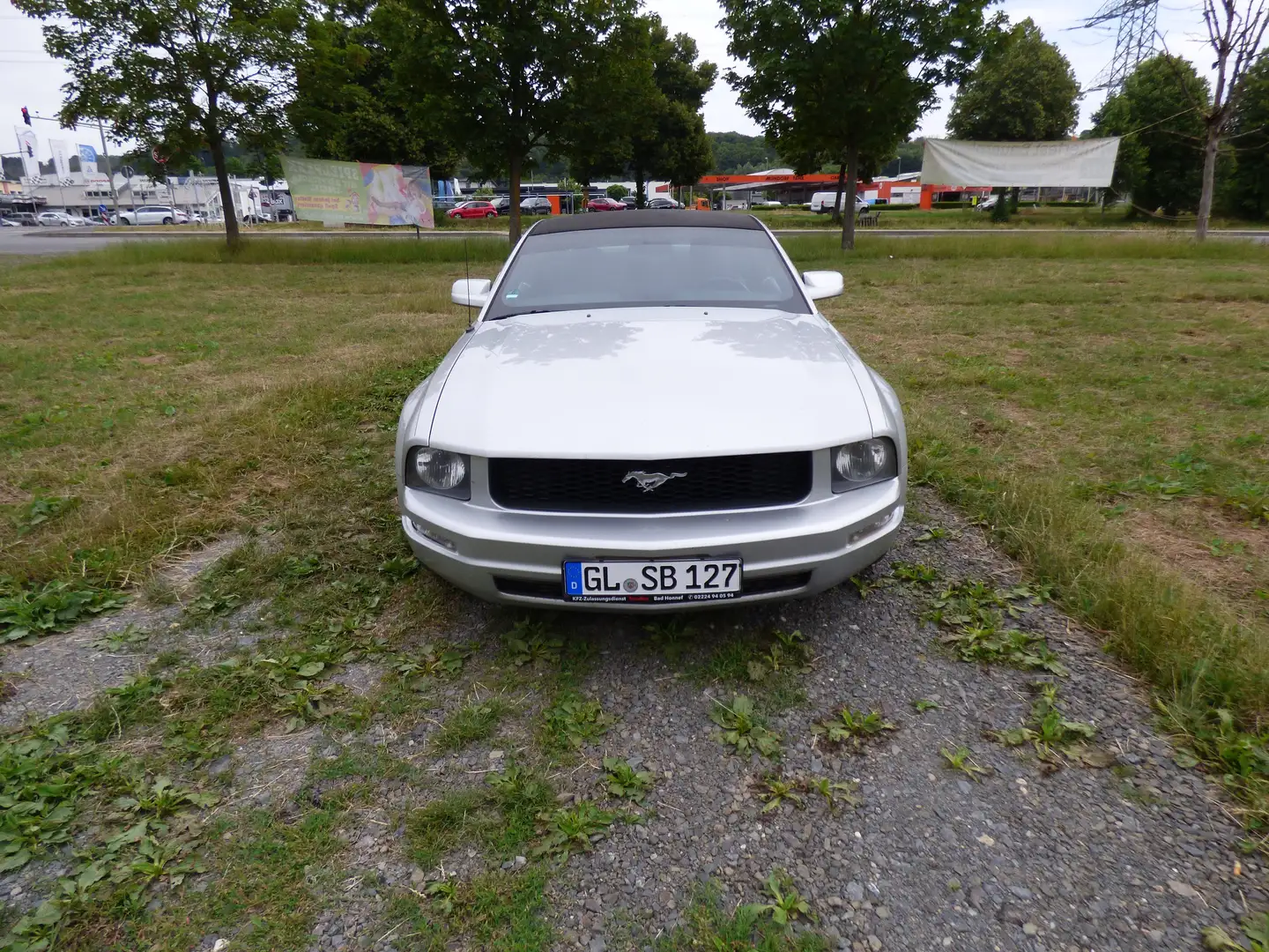 Ford Mustang srebrna - 1