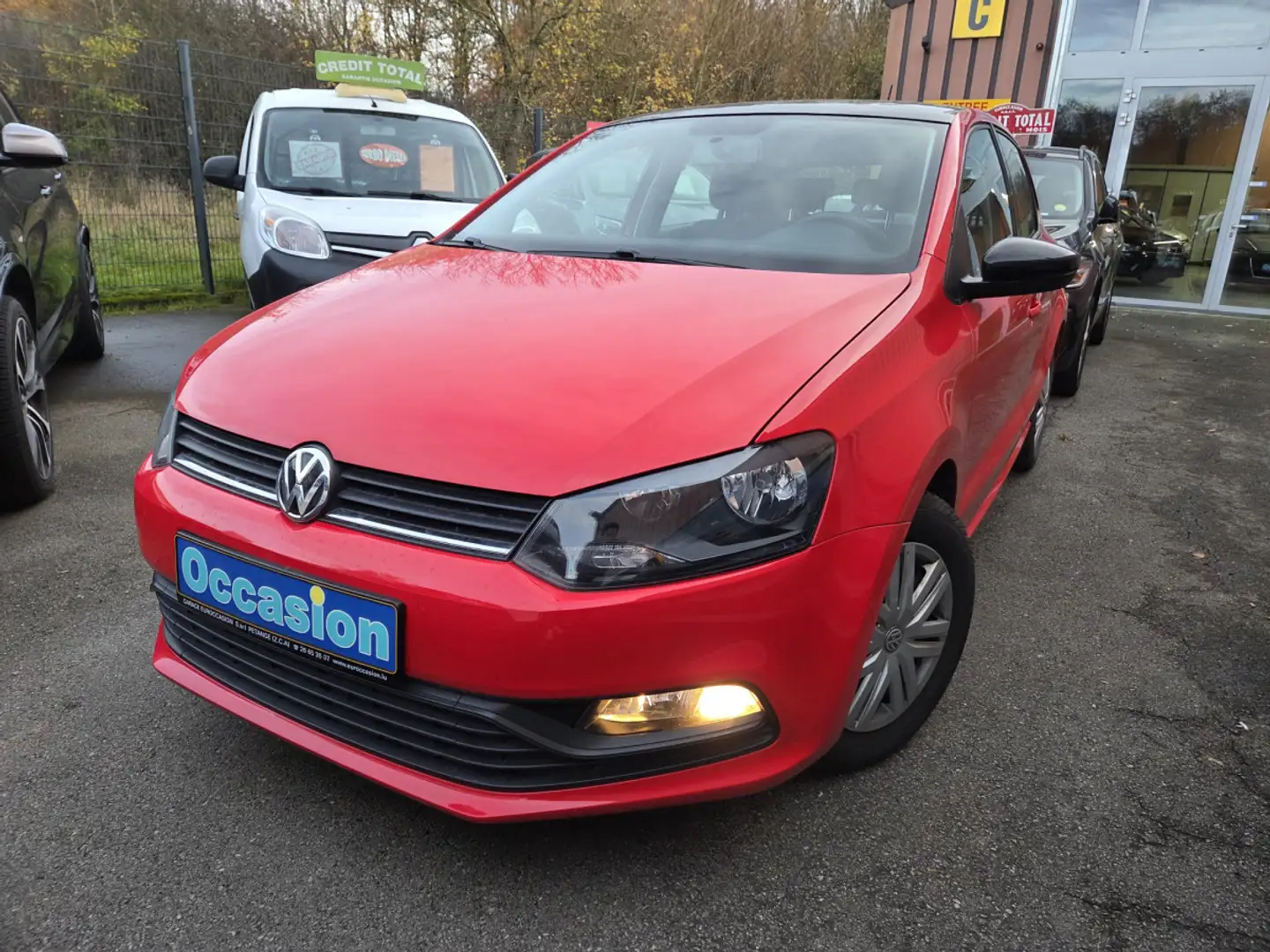 Volkswagen Polo 1.0i 60CV TRENDLINE Rojo - 1