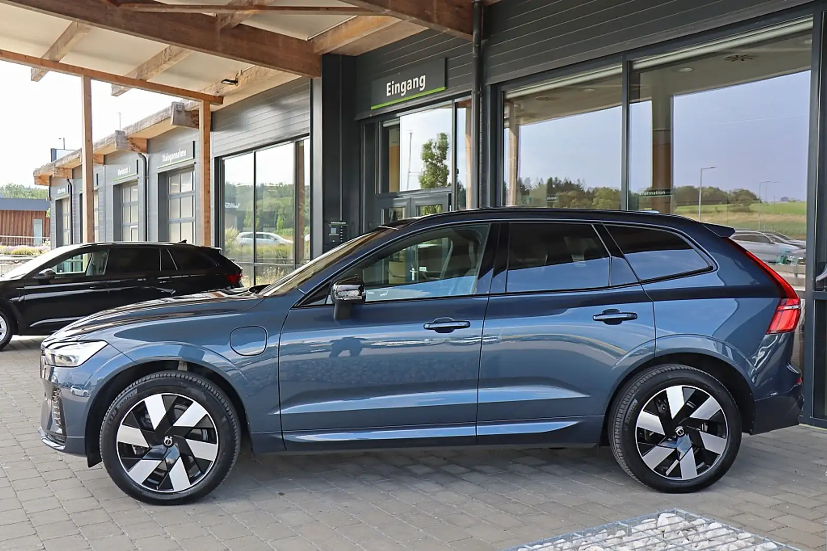 Volvo XC60 T6 AWD Recharge PHEV Ultimate Dark Geartronic A... Blau - 2