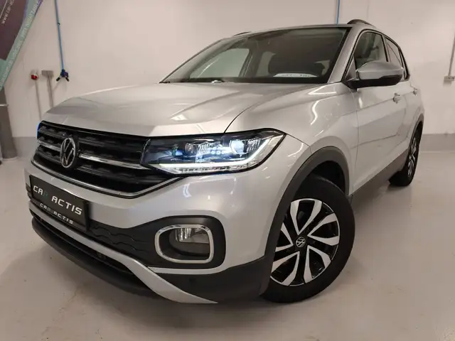 Volkswagen T-Cross view 3