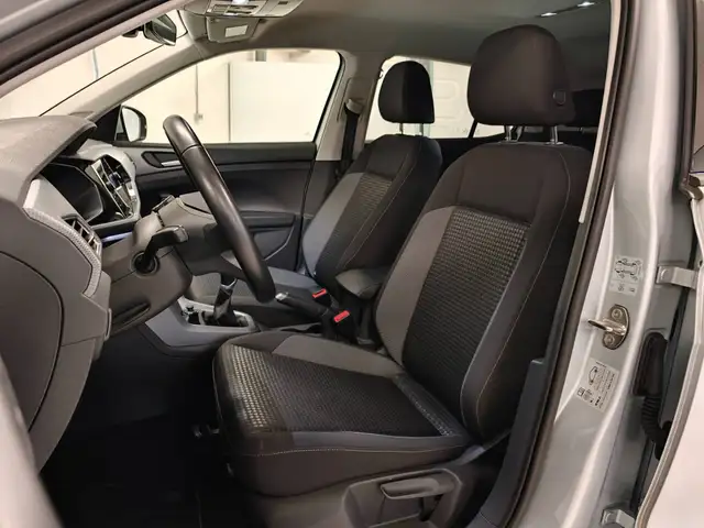Volkswagen T-Cross view 7