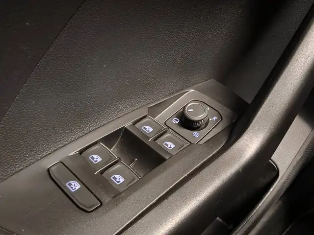 Volkswagen T-Cross view 21