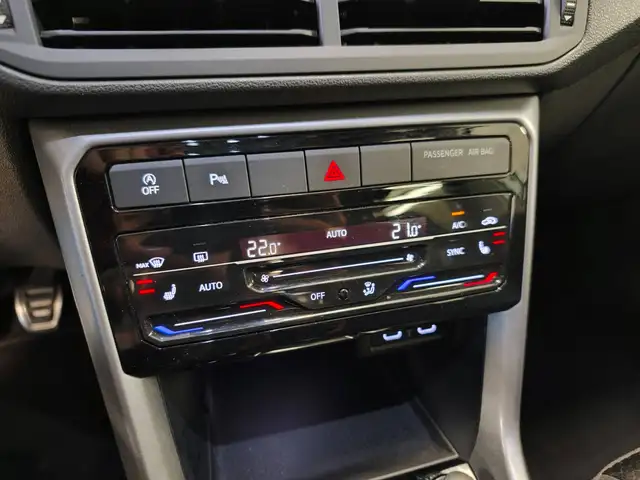 Volkswagen T-Cross view 16