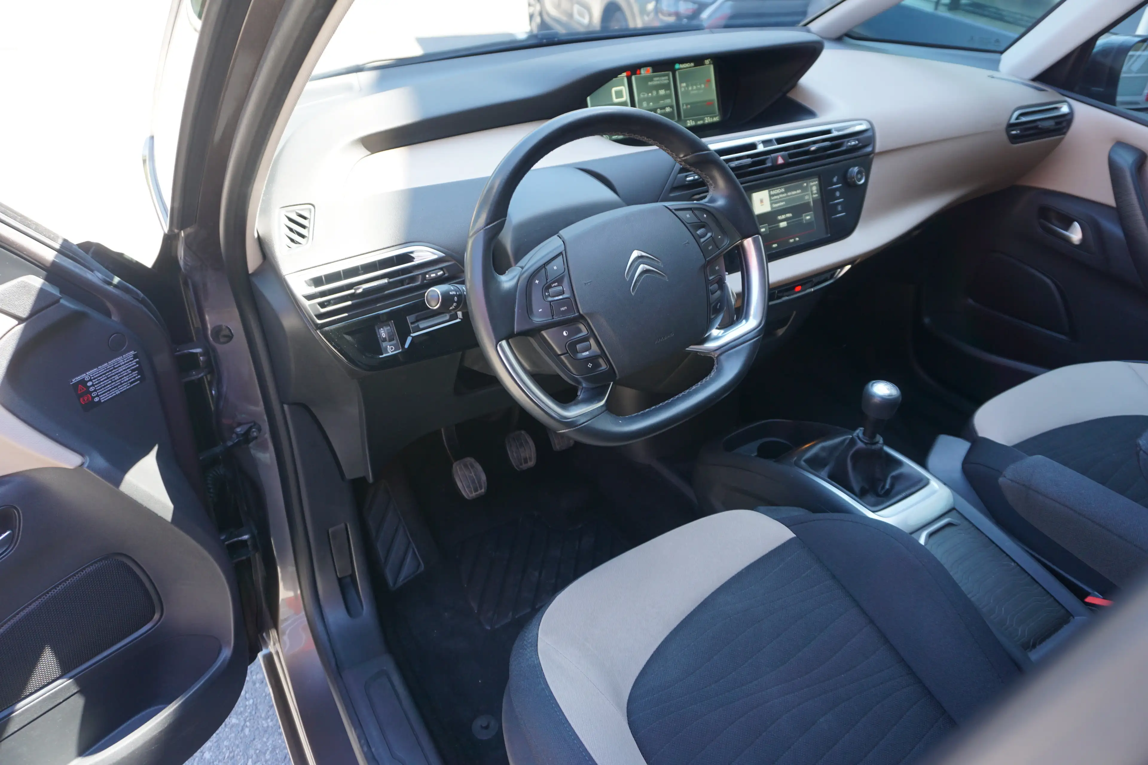 Citroen C4 Picasso PT 130 Intensiv — photo 10