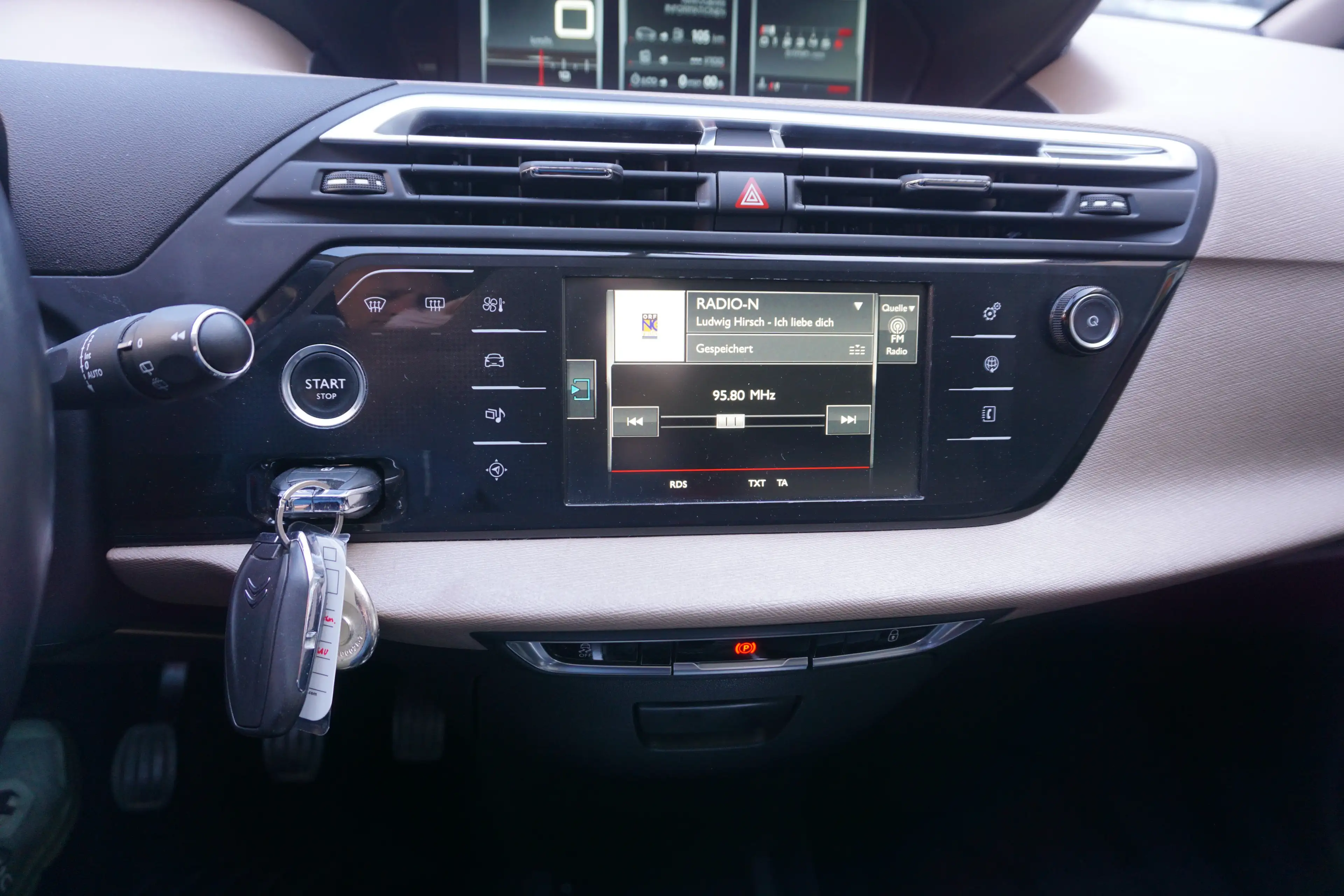 Citroen C4 Picasso PT 130 Intensiv — photo 13
