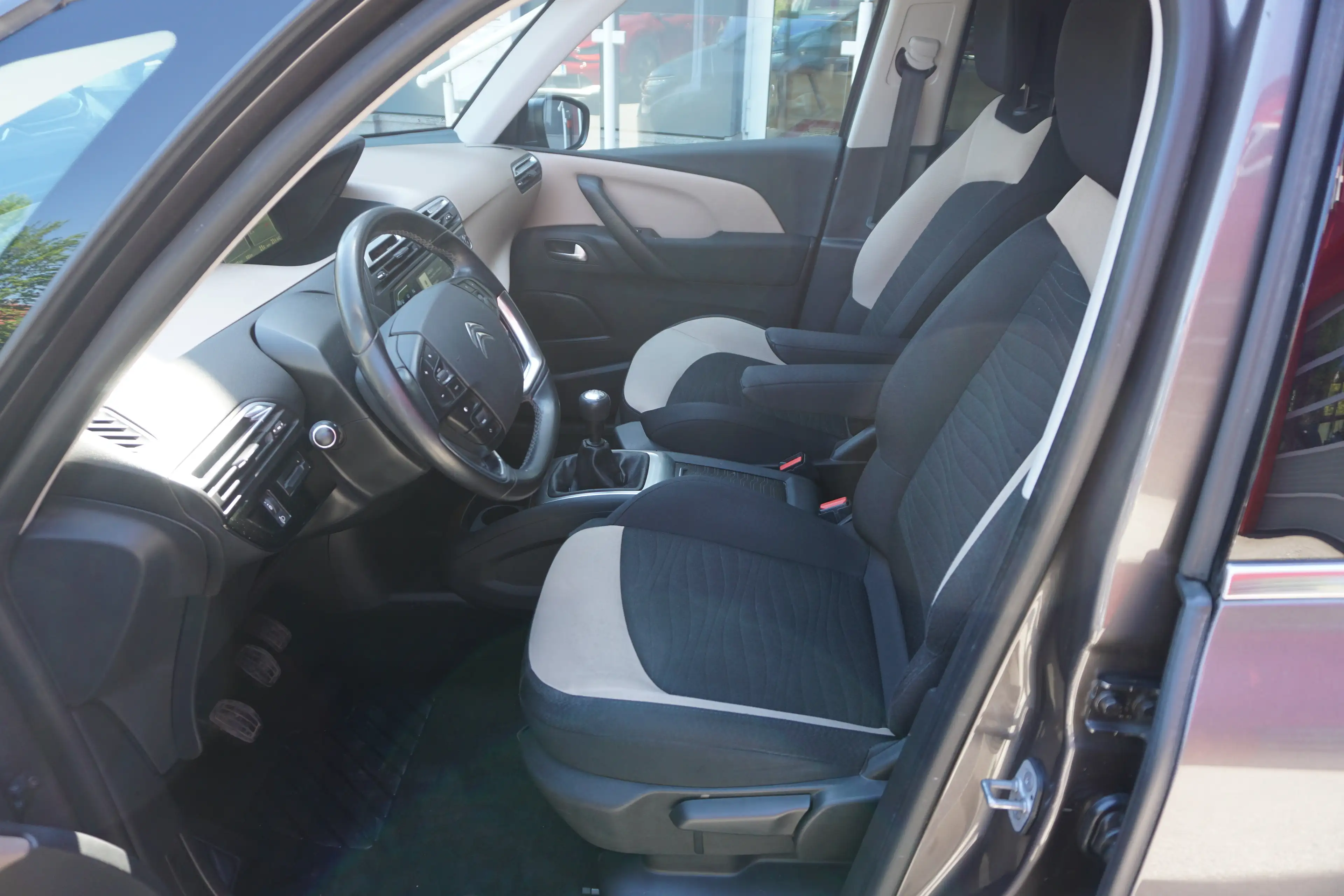 Citroen C4 Picasso PT 130 Intensiv — photo 9