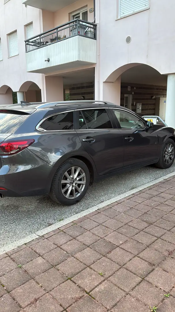 Mazda Familia mazda 6 Gris - 2
