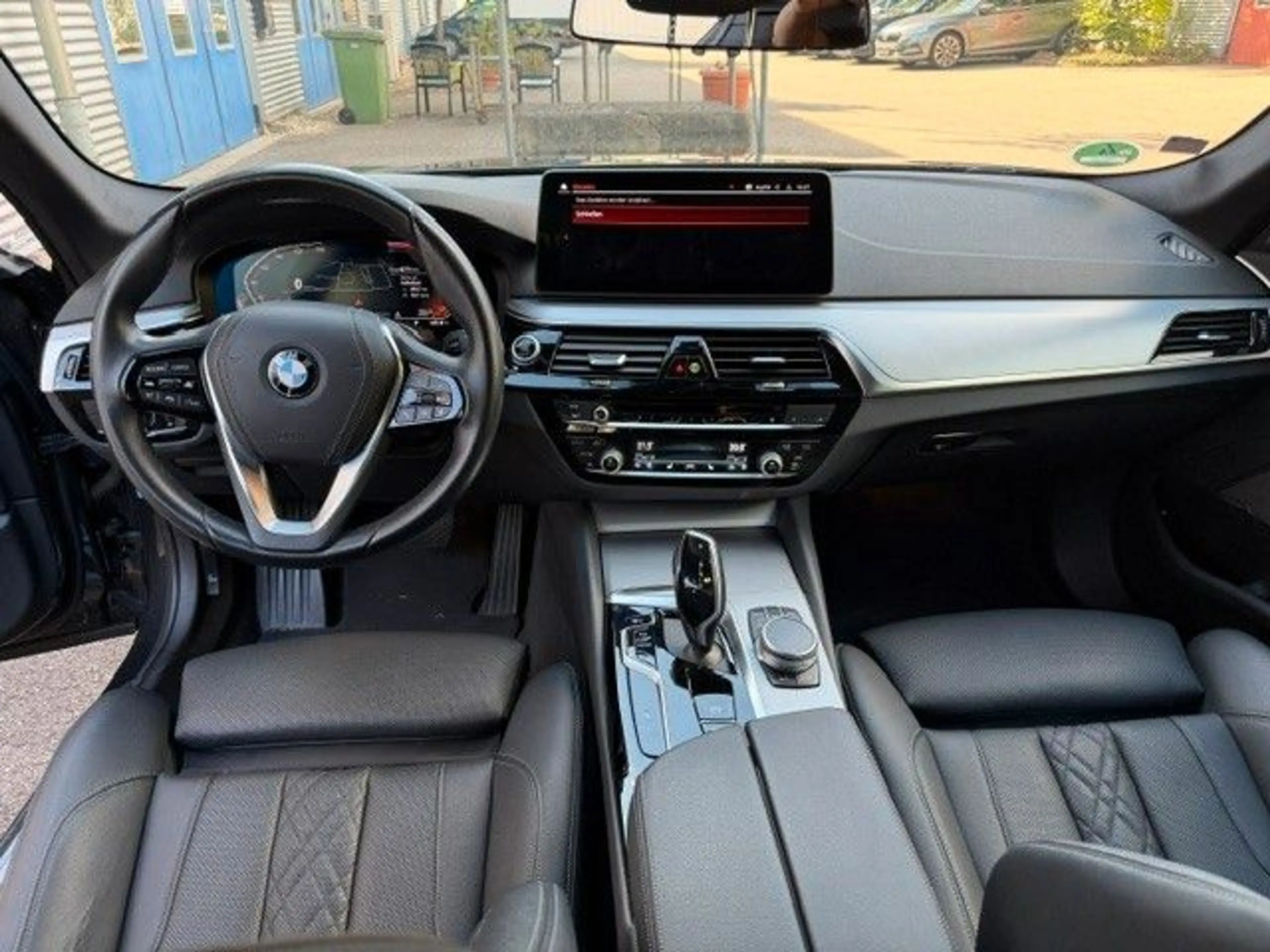 BMW 520 d Touring xDrive LED / Head-Up/Leder/ — photo 13