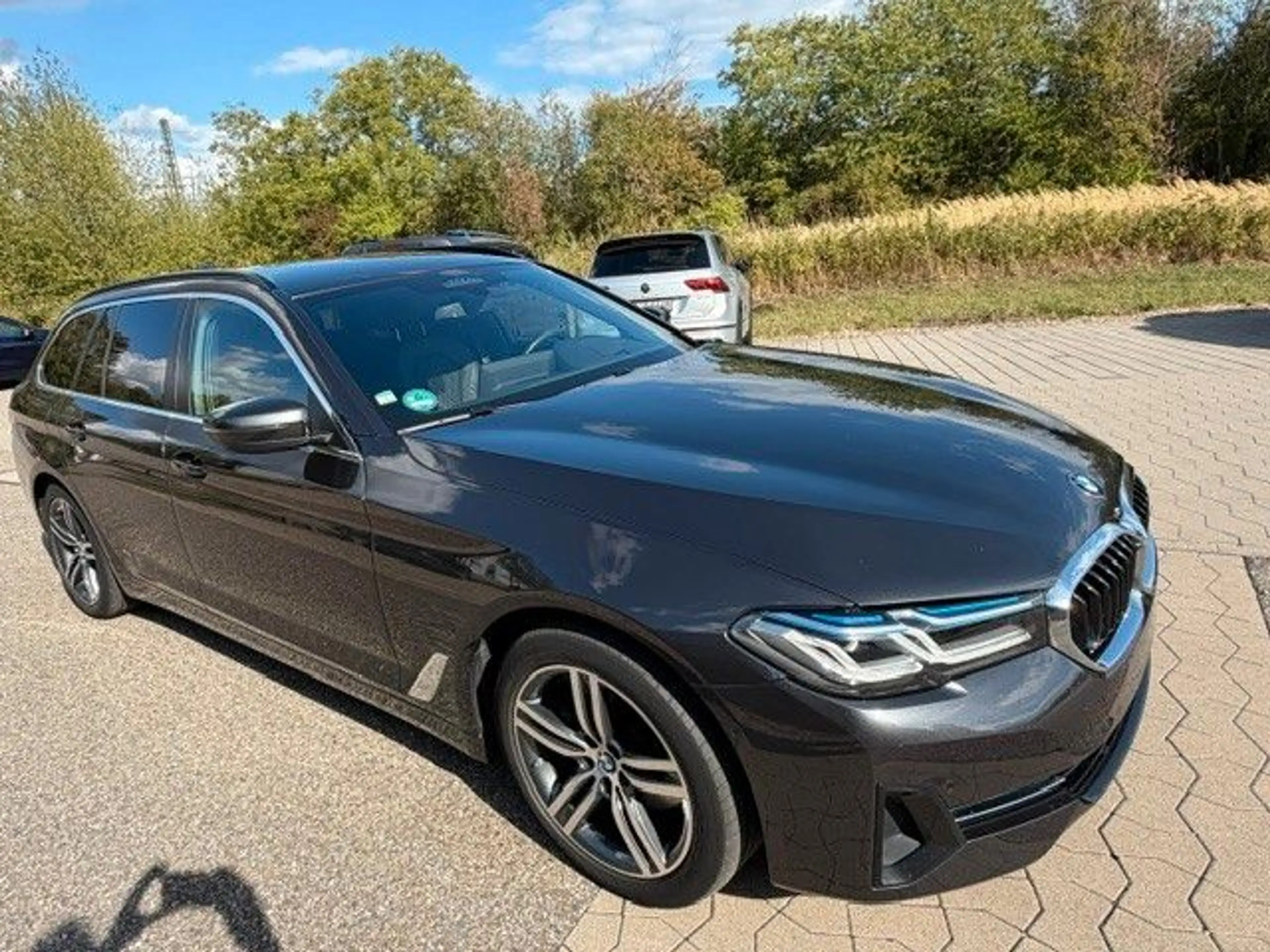 BMW 520 d Touring xDrive LED / Head-Up/Leder/