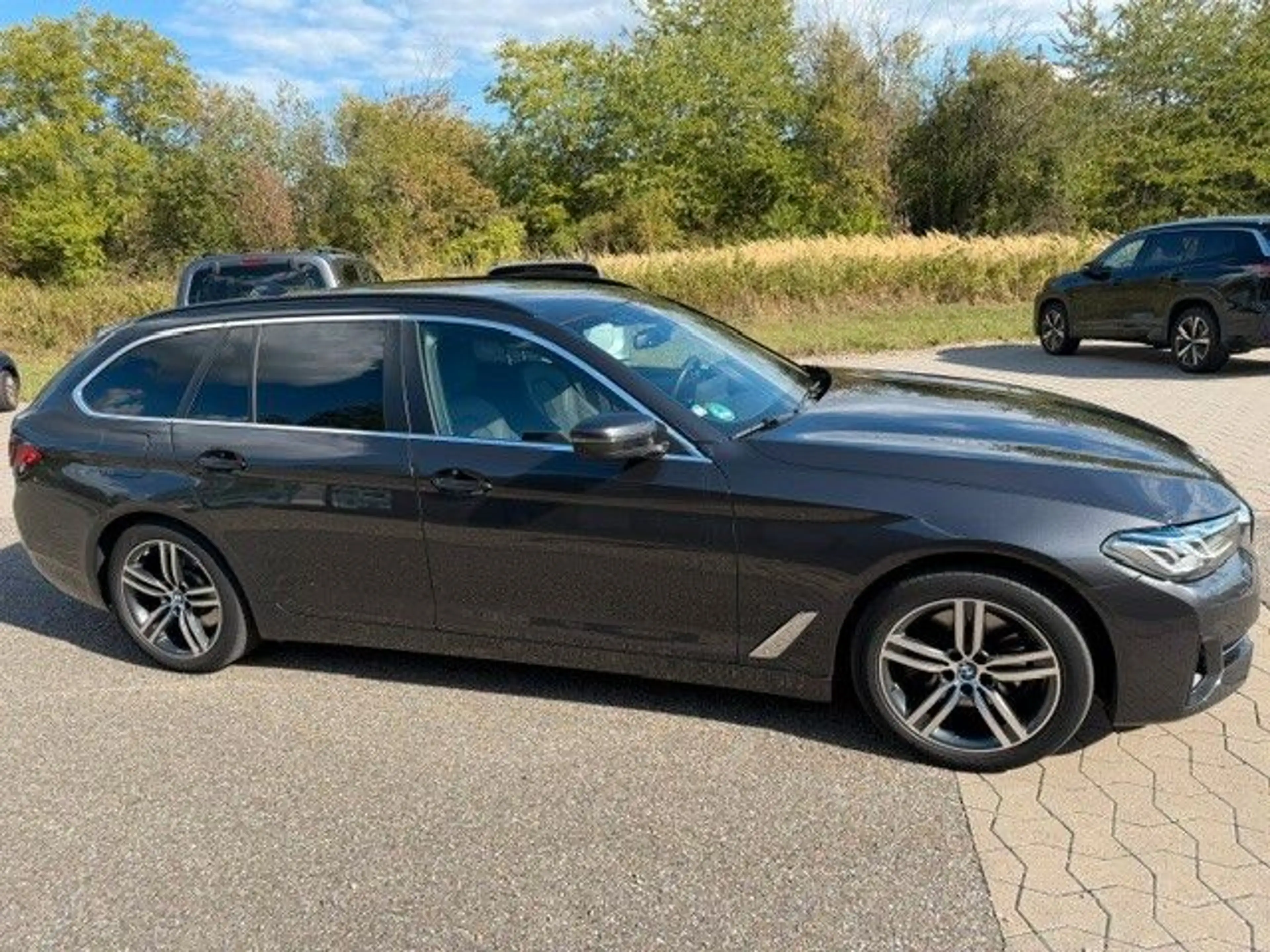 BMW 520 d Touring xDrive LED / Head-Up/Leder/ — photo 4