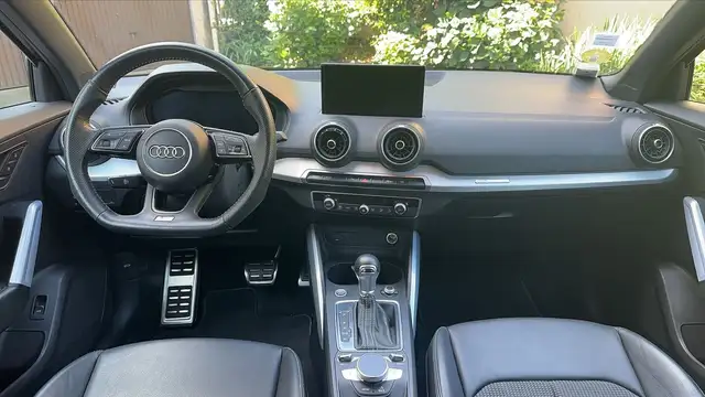 Audi Q2 view 11