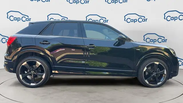 Audi Q2 view 4