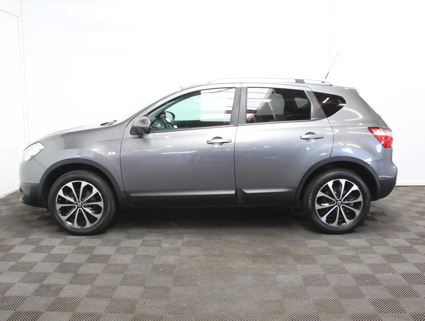Nissan Qashqai 1.6 Connect Edition CLIMATE | NAVI | CRUISE | PANO Grijs - 2