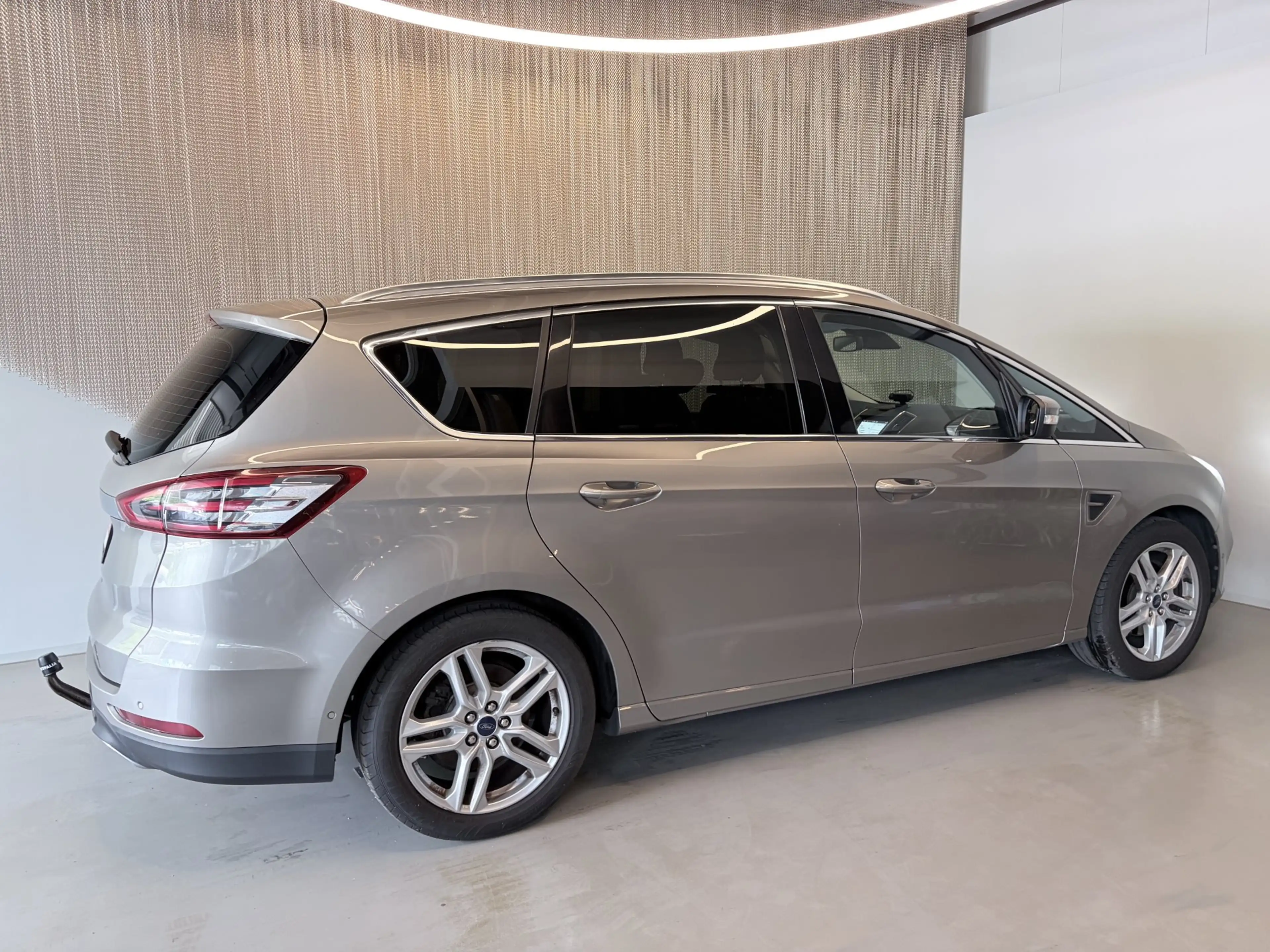 Ford S-Max Titanium 2.0 TDCi AWD Auto-Start/Stop — photo 6