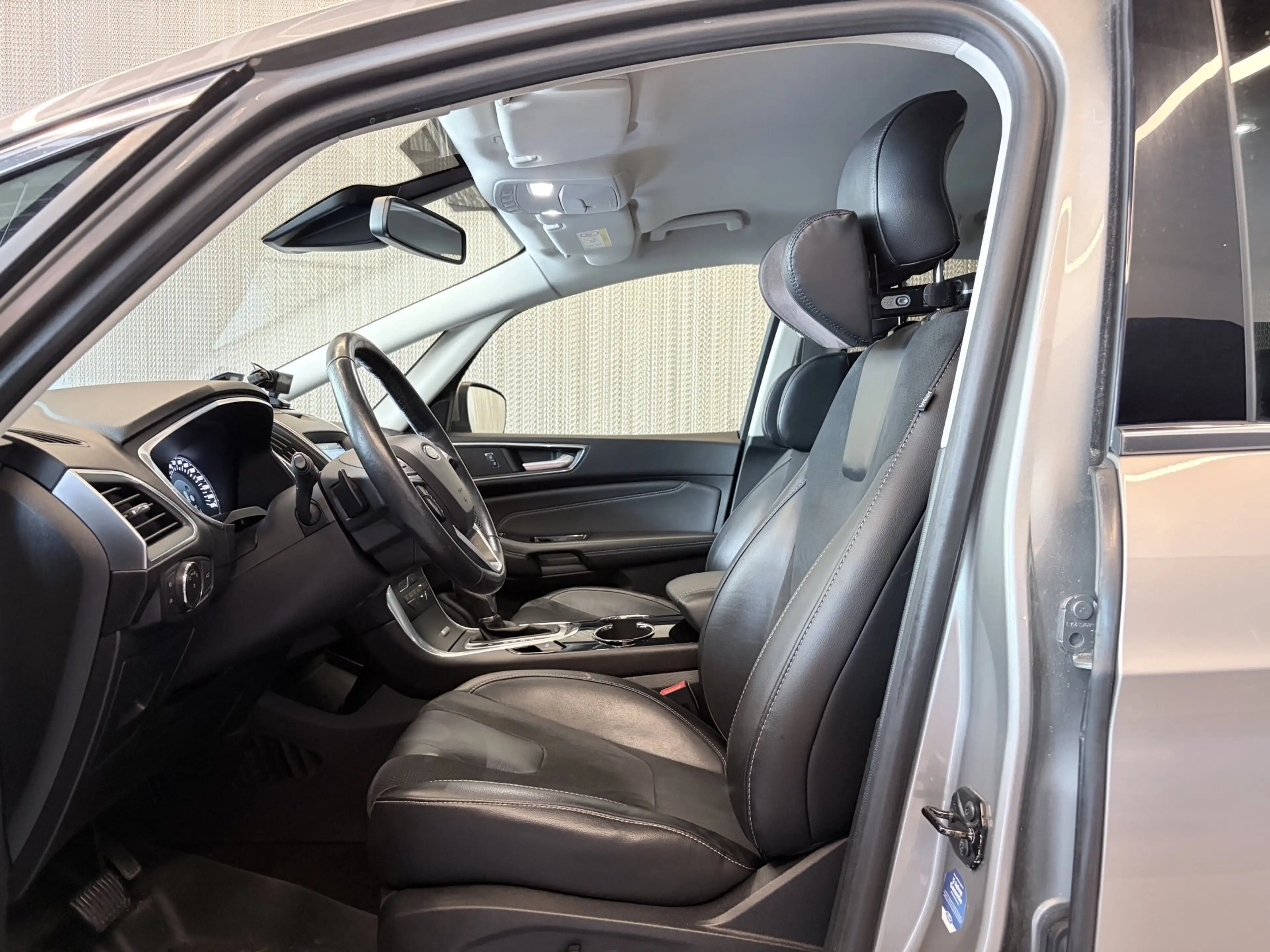 Ford S-Max Titanium 2.0 TDCi AWD Auto-Start/Stop — photo 8