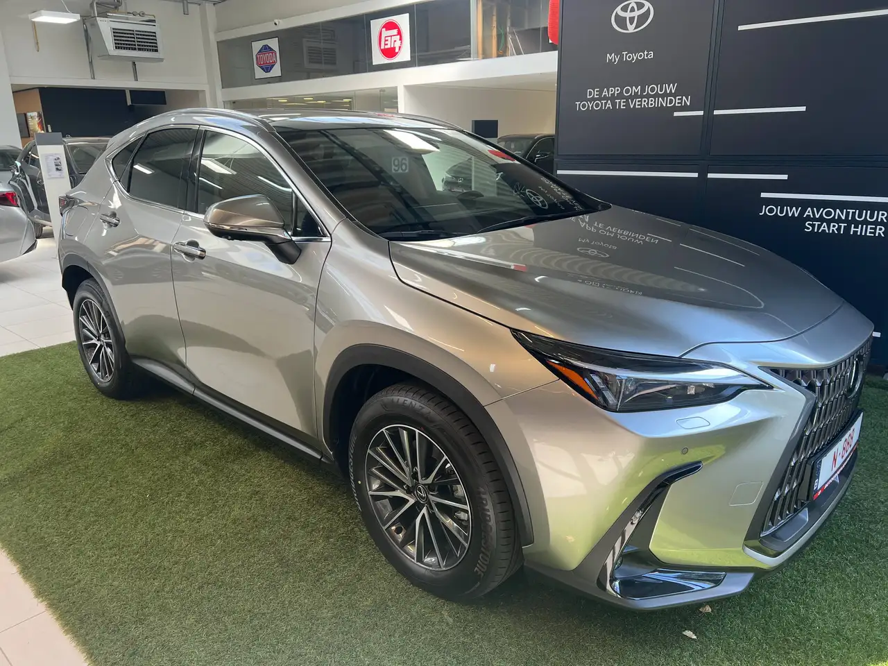 Lexus NX 450h+
